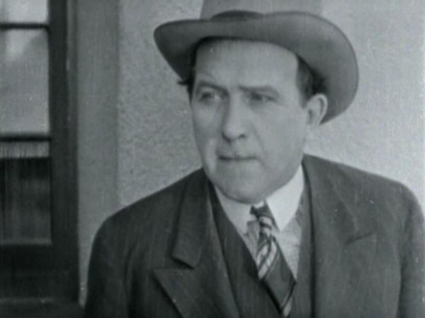 Edgar Kennedy in Bacon Grabbers (1929)