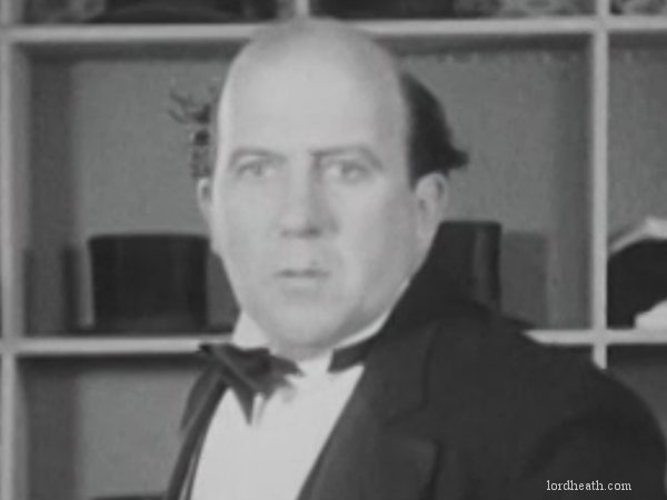 Edgar Kennedy in Stepping Out (1929)